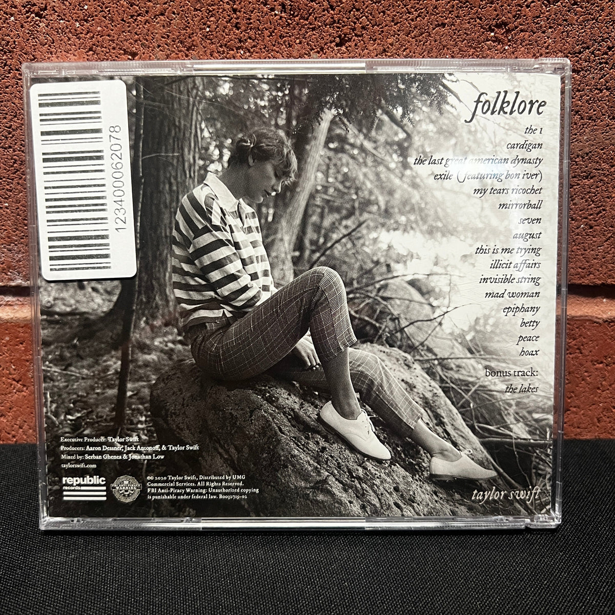 Used CD: Taylor Swift "Folklore" CD (Meet Me Behind The Mall edition)