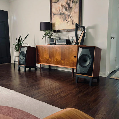 Mobile Fidelity - SourcePoint 10 Bookshelf Speakers with Low Slung Stands (Pair)